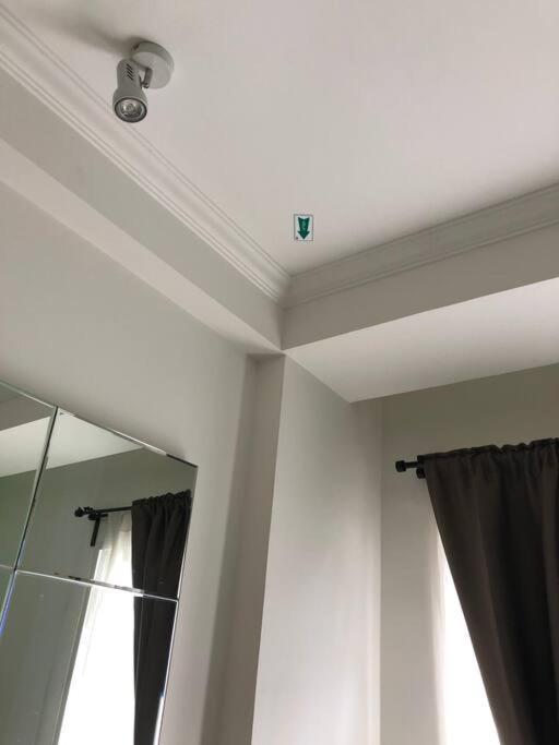 Lrt Access With Netflix, Wifi, Gym And Pool, Signature Park Grande Apartemen